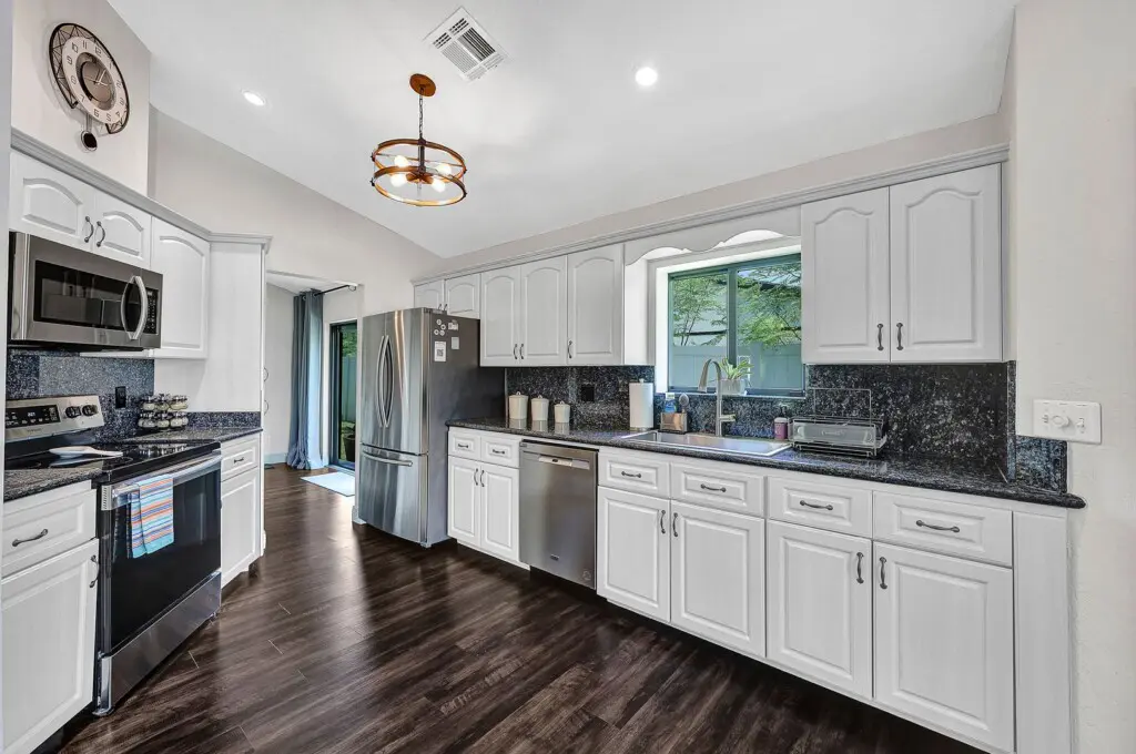 dded9c4c b0ea 42b3 93f0 3d8a3dca68f9.jpg