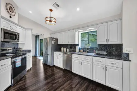 dded9c4c b0ea 42b3 93f0 3d8a3dca68f9.jpg