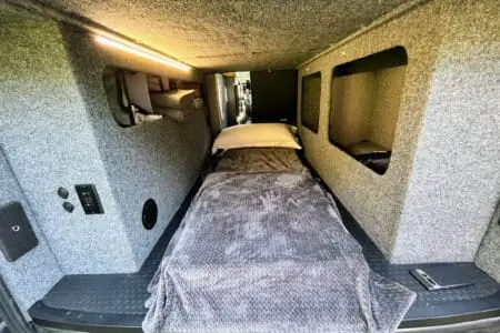 ded92e0a fa86 4b0e 9d51 e9dd3878258d.jpg