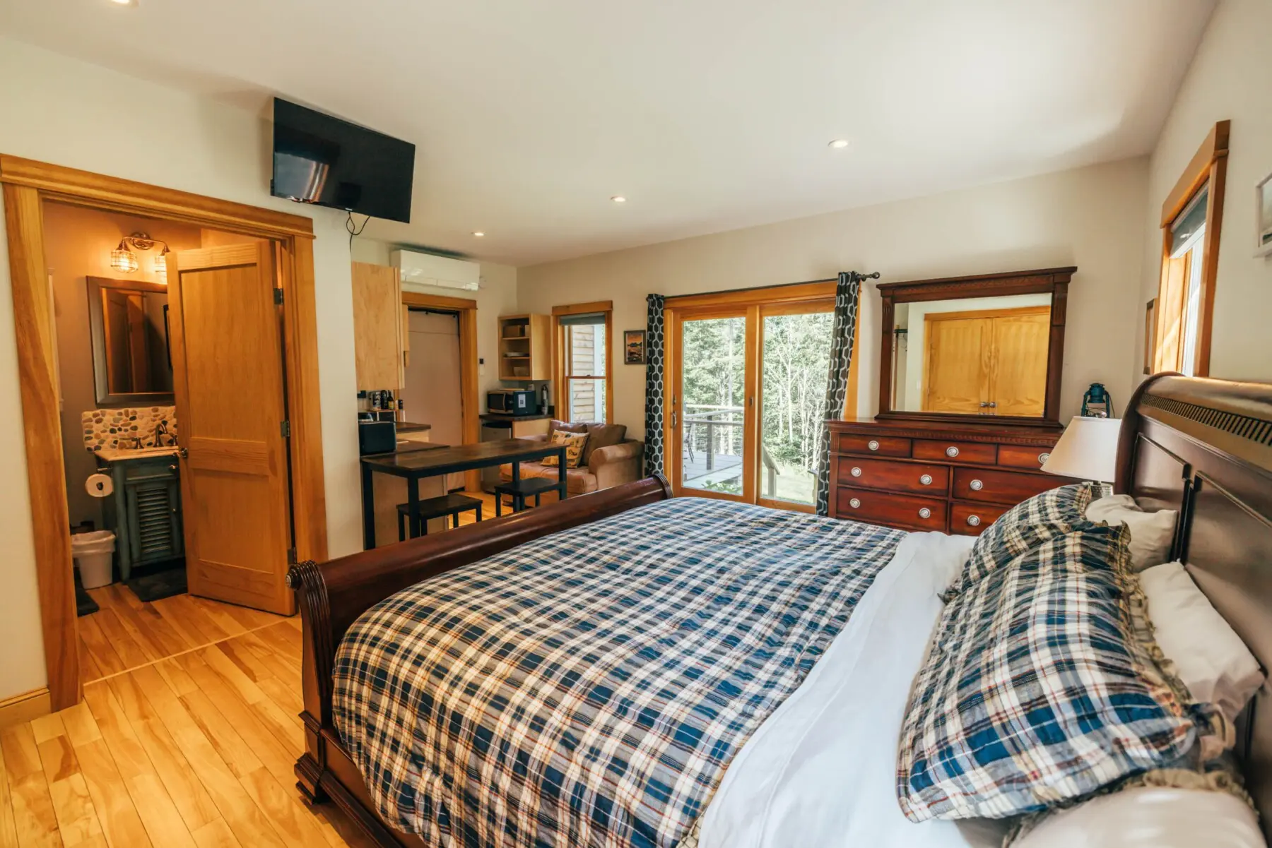 fefc8628 6cfa 431c 8ac0 5f2f7a9ed672.jpg